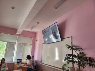 Обучения и работни срещи: Превенция на вейпинг и употребата на наркотични вещества; Учене чрез преживяване; Решение на конфликти и проблеми; Проектно-базирано обучение;изкуствения интелект в учебния процес; Изкуствения интелект в учебния процес