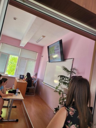Обучения и работни срещи: Превенция на вейпинг и употребата на наркотични вещества; Учене чрез преживяване; Решение на конфликти и проблеми; Проектно-базирано обучение;изкуствения интелект в учебния процес; Изкуствения интелект в учебния процес
