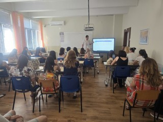 Обучения и работни срещи: Превенция на вейпинг и употребата на наркотични вещества; Учене чрез преживяване; Решение на конфликти и проблеми; Проектно-базирано обучение;изкуствения интелект в учебния процес; Изкуствения интелект в учебния процес