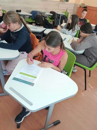 Изкуственият интелект през погледа на шестокласниците: Как да го използваме разумно?