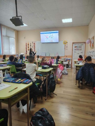 Студентска практика – мост между теорията и практиката