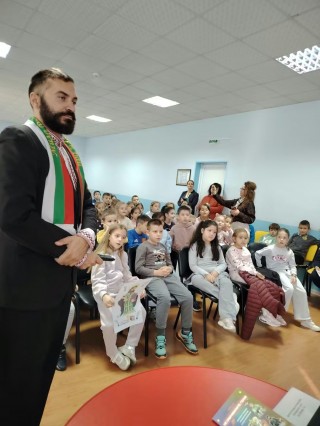Вдъхновение, родолюбие и среща с българския дух в ОУ „Георги Кирков“ 